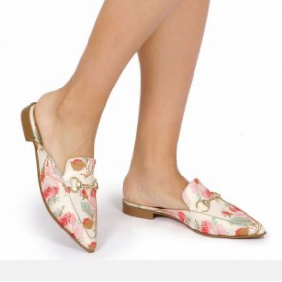 🛑 CONSTANCE Floral Pointed Toe Mule 6B EUC - Picture 1 of 7